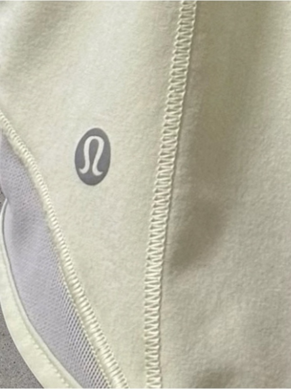 Lululemon Women’s Light Green Performance Running Shorts! Size 6! - Picture 5 of 5
